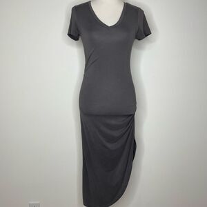 Lulu's- Gray V-Neck Dress